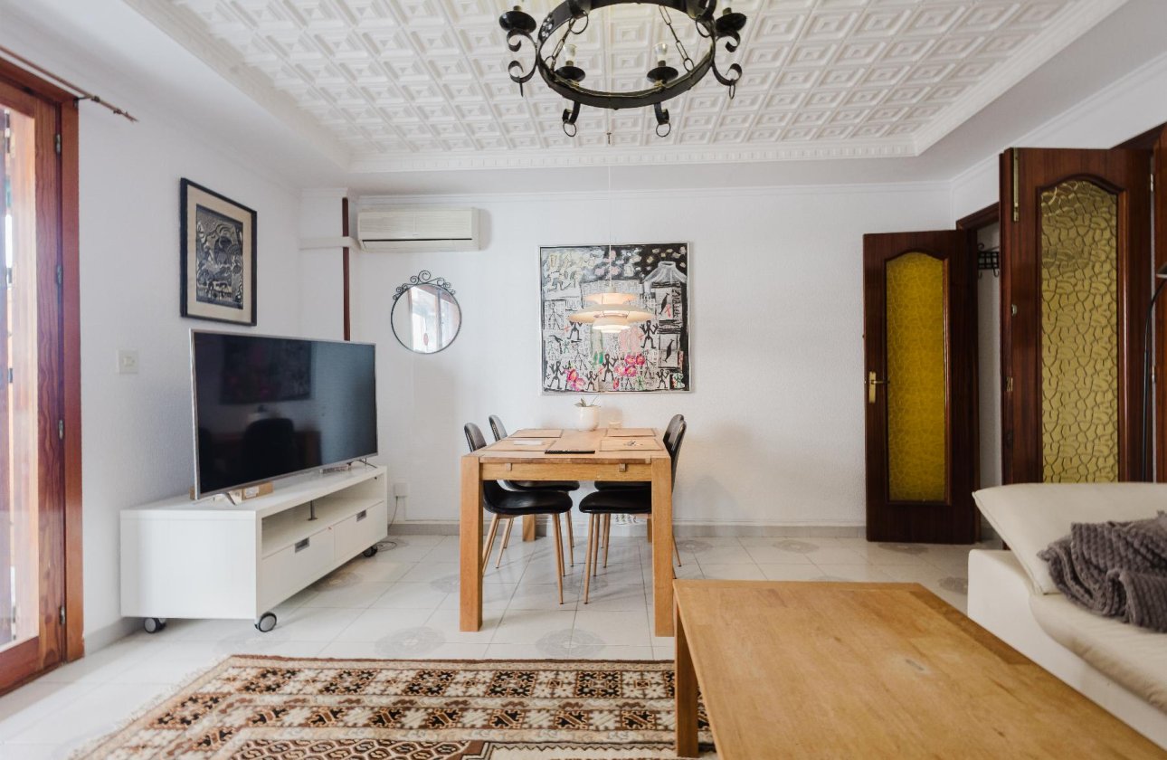 Resale - Apartamento -
Torrevieja - Playa del Acequión