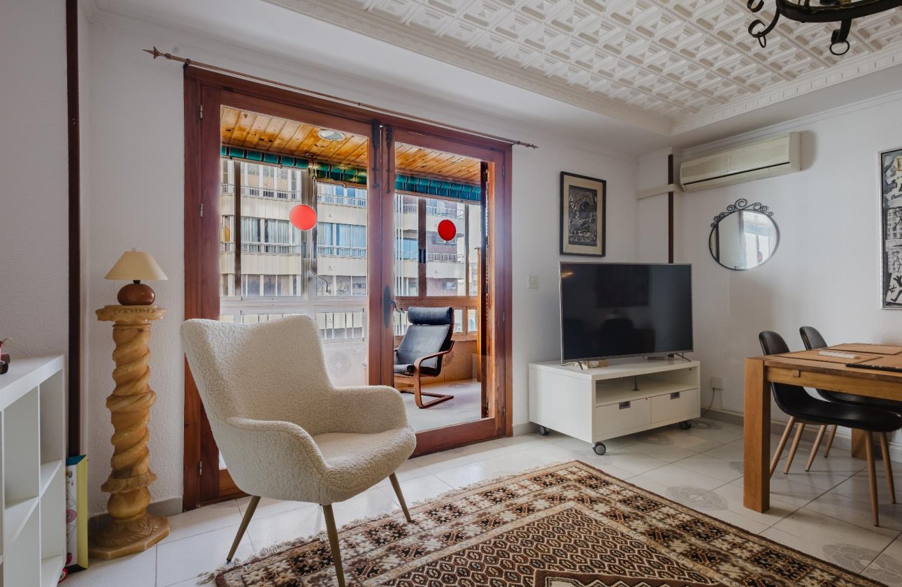 Resale - Apartamento -
Torrevieja - Playa del Acequión