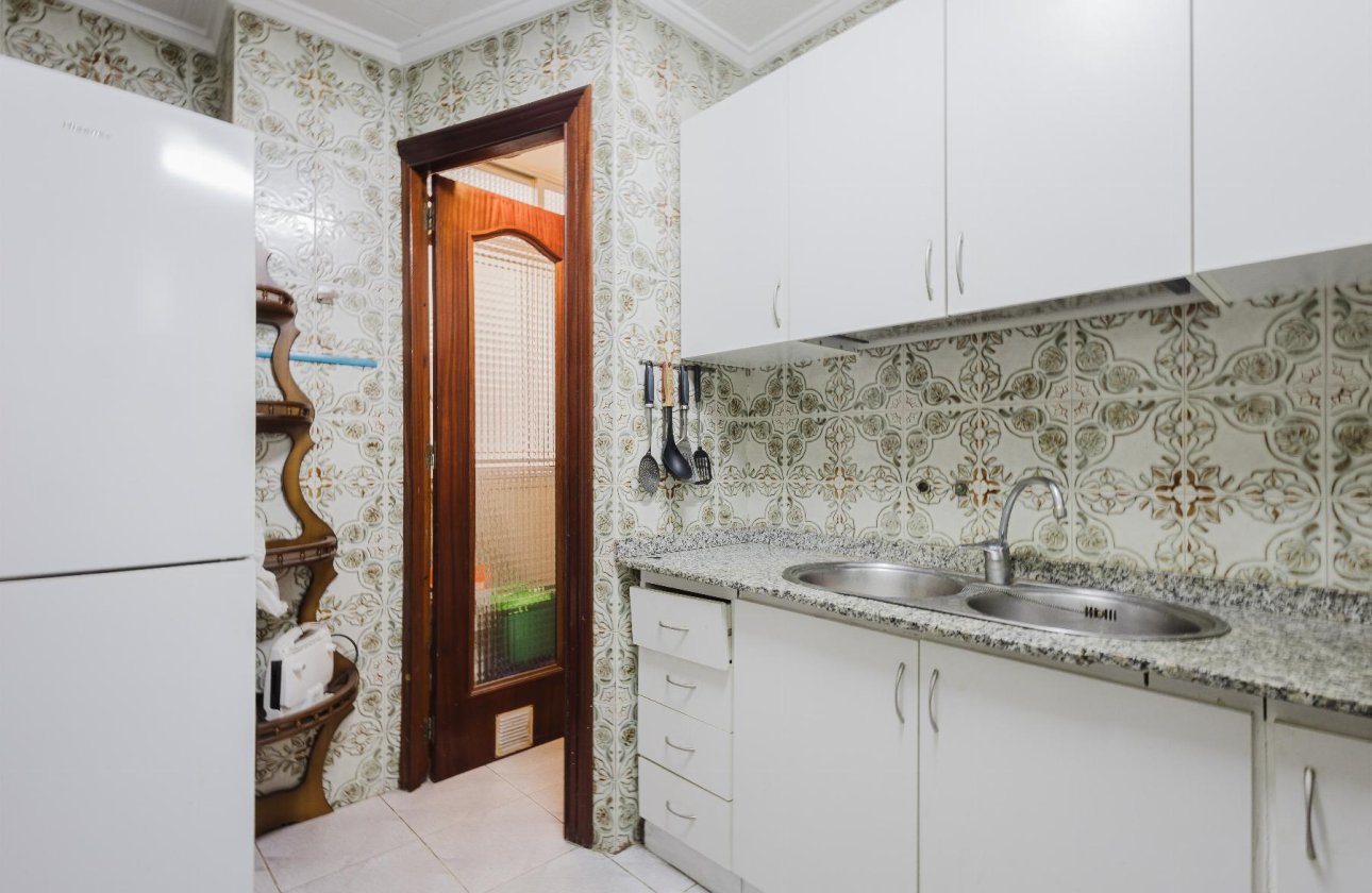 Resale - Apartamento -
Torrevieja - Playa del Acequión