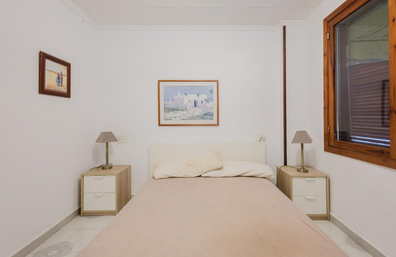 Resale - Apartamento -
Torrevieja - Playa del Acequión