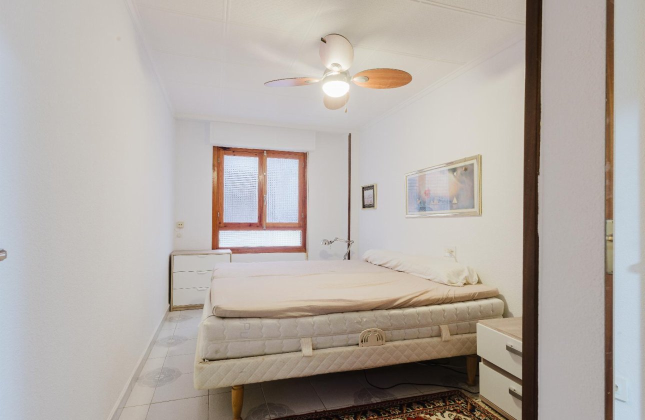 Resale - Apartamento -
Torrevieja - Playa del Acequión