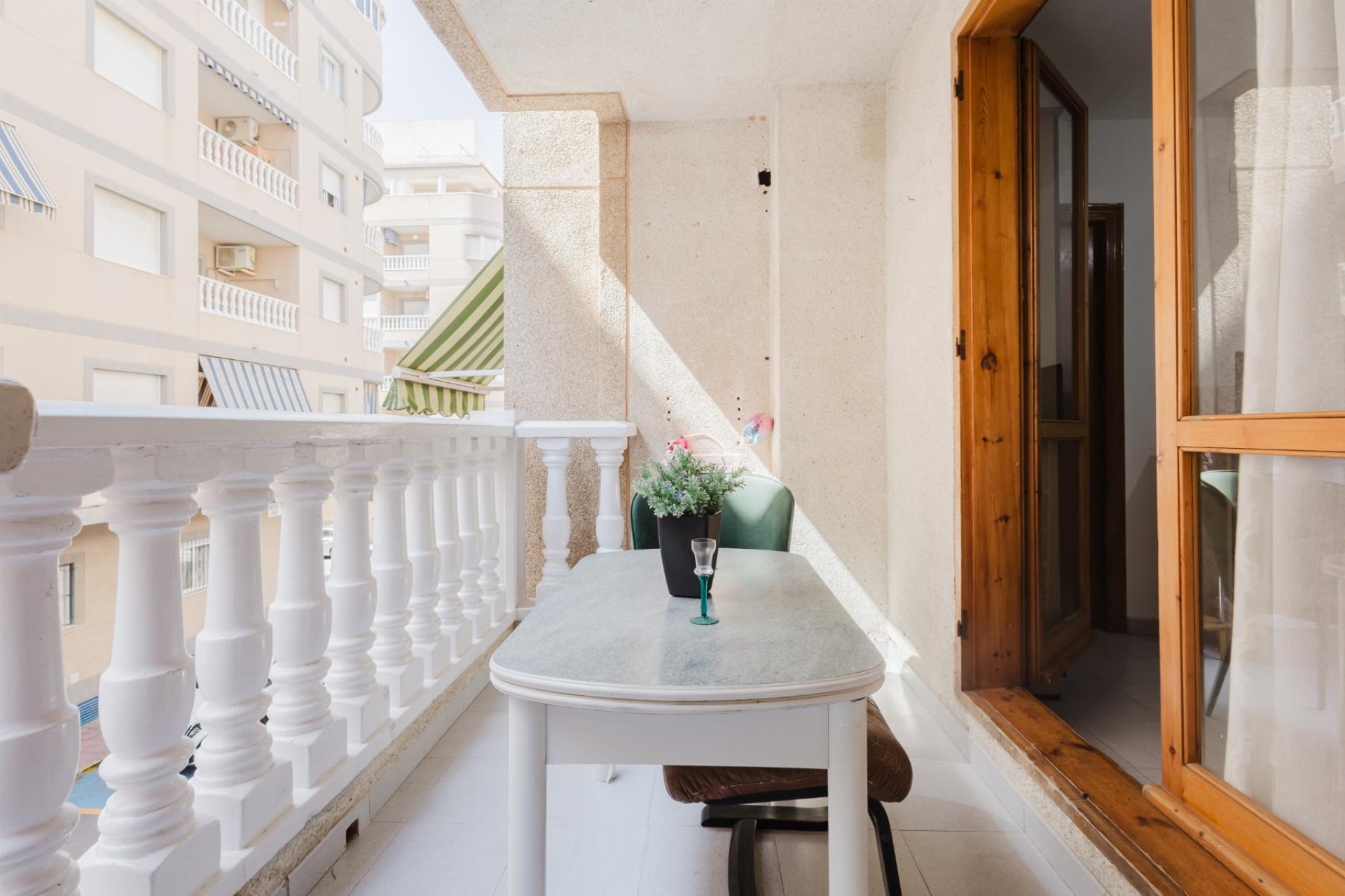 Resale - Apartamento -
Torrevieja - Playa del Acequión