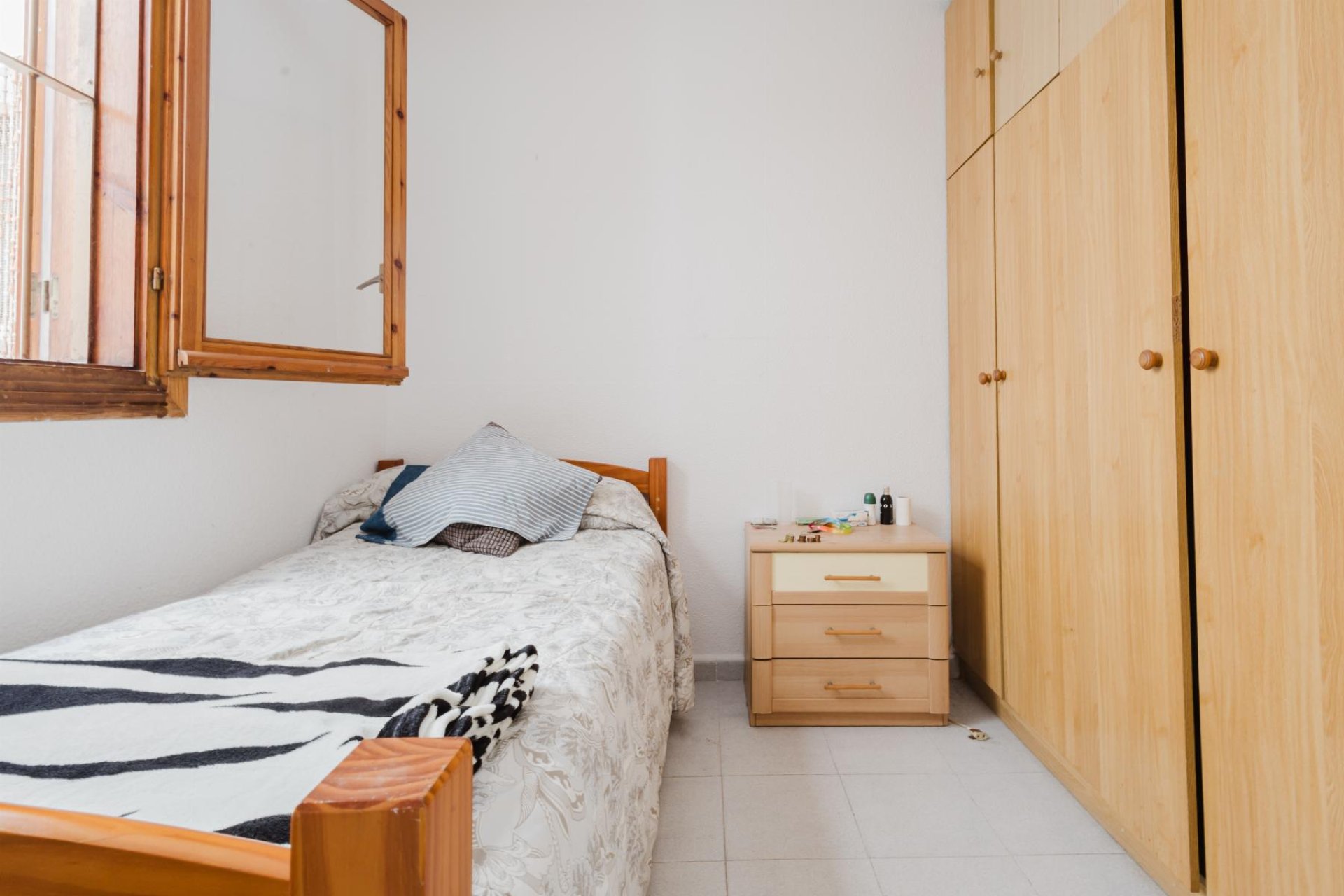 Resale - Apartamento -
Torrevieja - Playa del Acequión