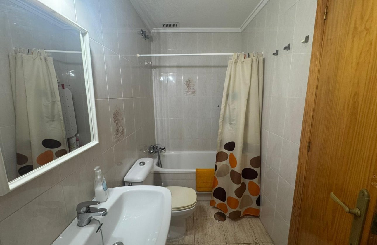 Resale - Apartamento -
Torrevieja - Playa del Acequión