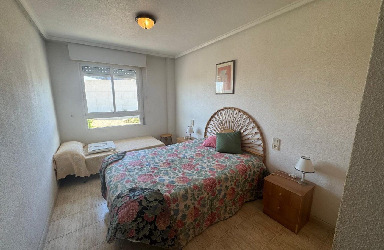 Resale - Apartamento -
Torrevieja - Playa del Acequión