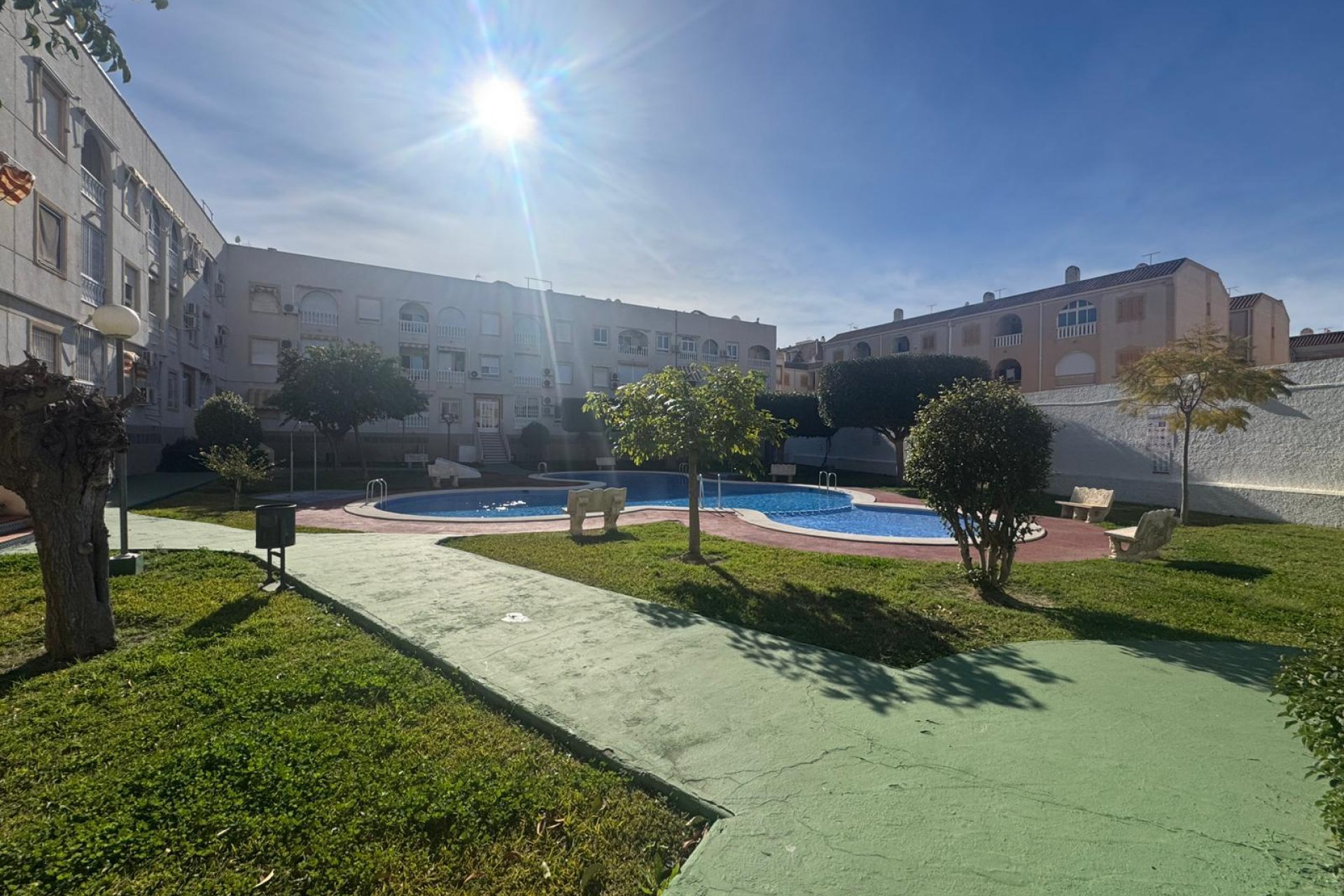 Resale - Apartamento -
Torrevieja - Playa del Acequión