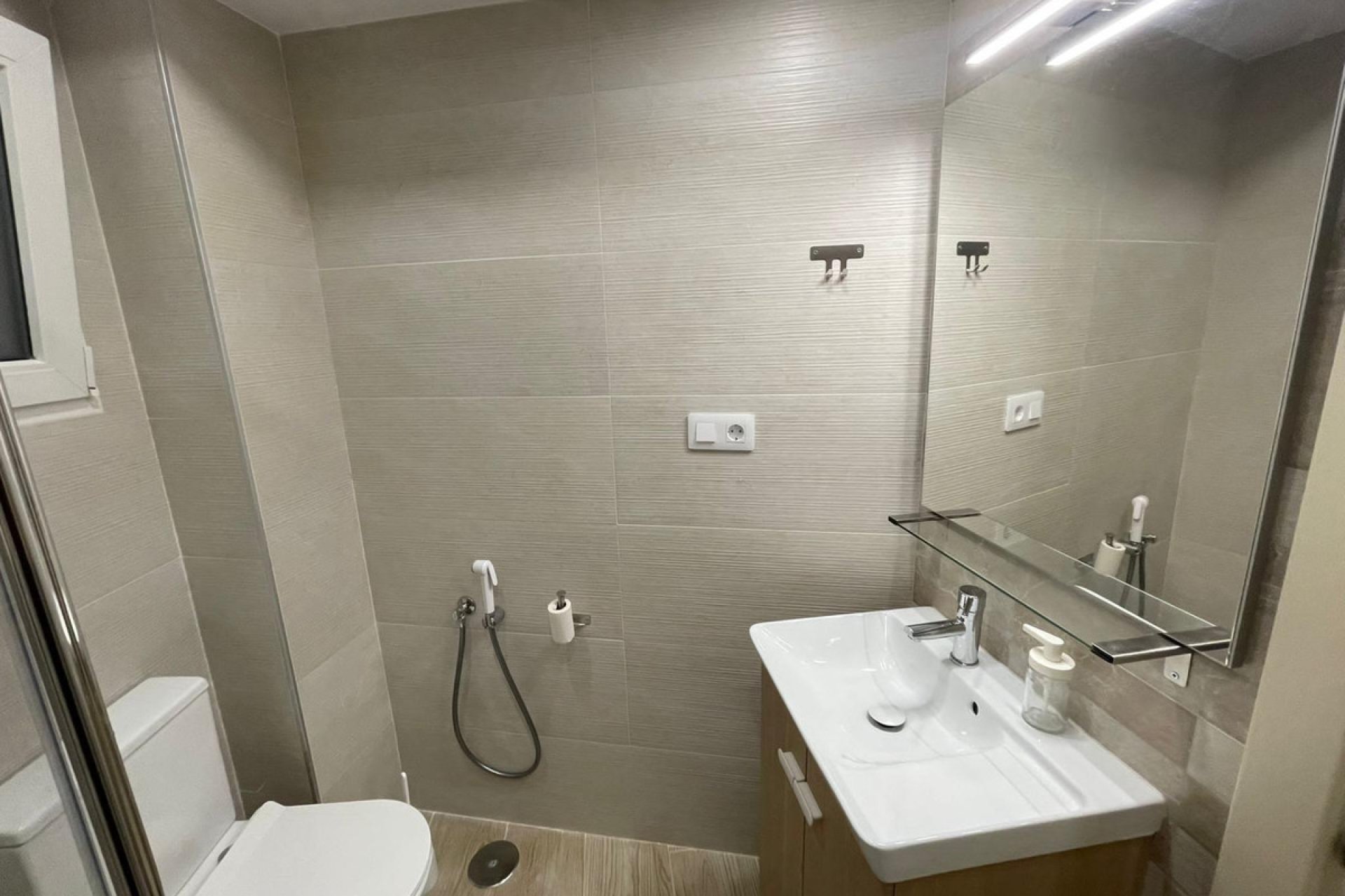 Resale - Apartment / flat -
Alicante - Alicante Centro