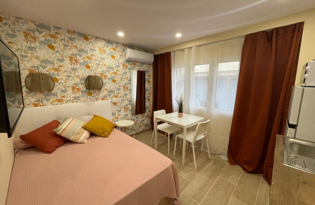 Resale - Apartment / flat -
Alicante - Alicante Centro