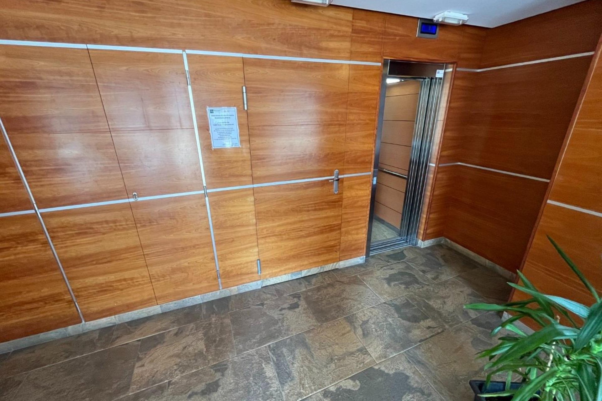 Resale - Apartment / flat -
Alicante - Alicante Centro