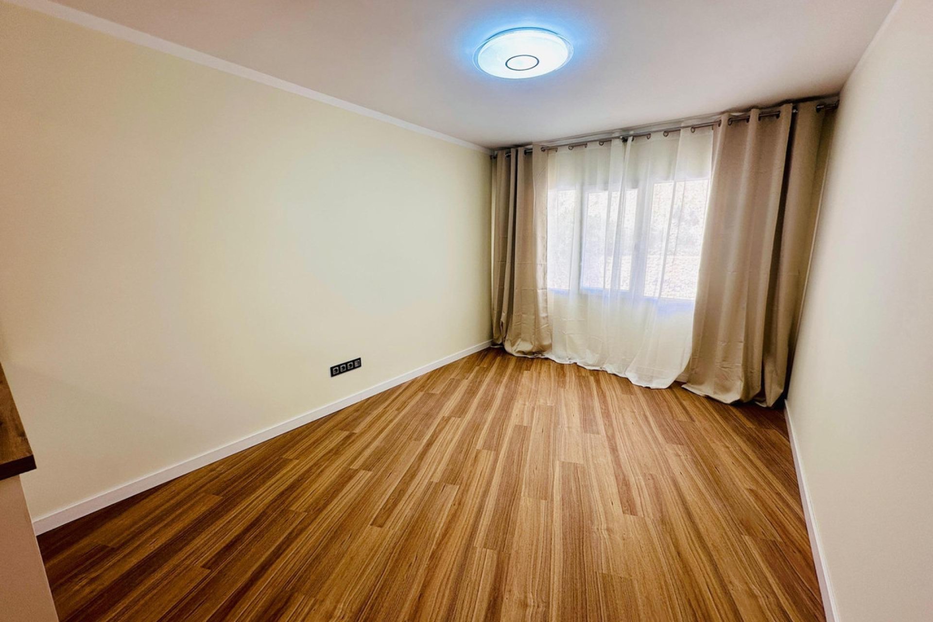 Resale - Apartment / flat -
Alicante - Alicante Centro