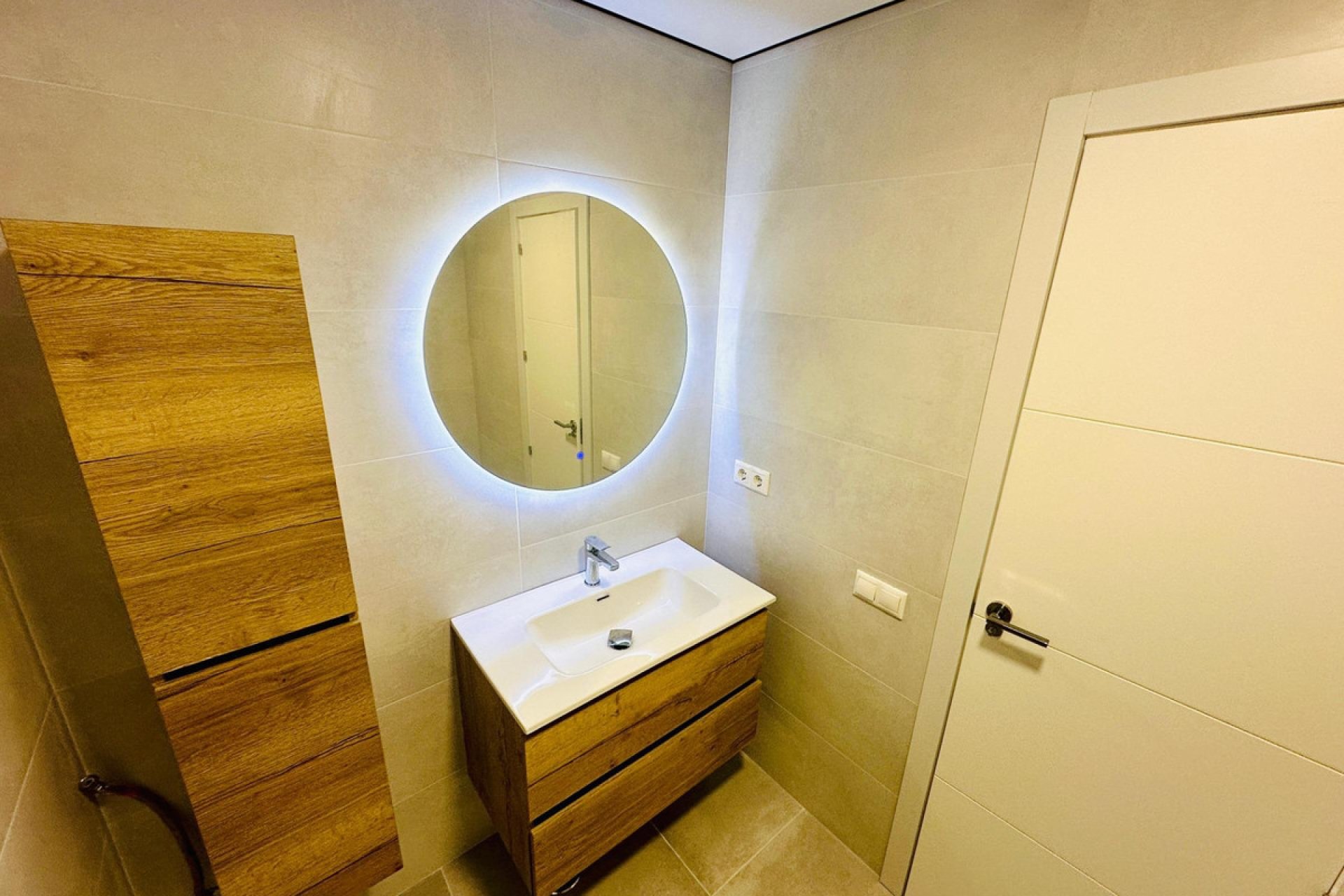 Resale - Apartment / flat -
Alicante - Alicante Centro