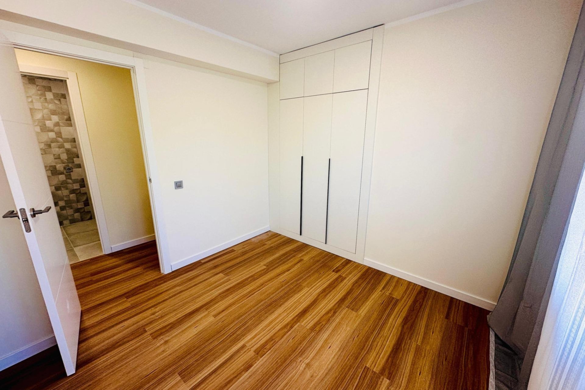 Resale - Apartment / flat -
Alicante - Alicante Centro
