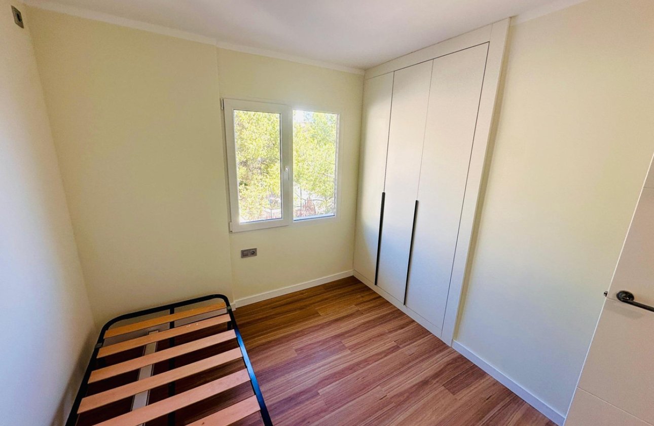 Resale - Apartment / flat -
Alicante - Alicante Centro