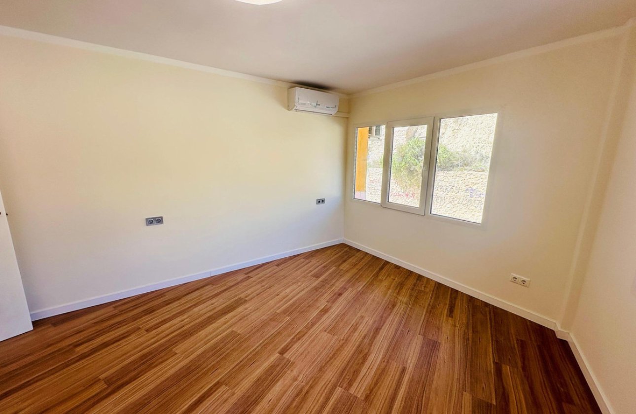 Resale - Apartment / flat -
Alicante - Alicante Centro