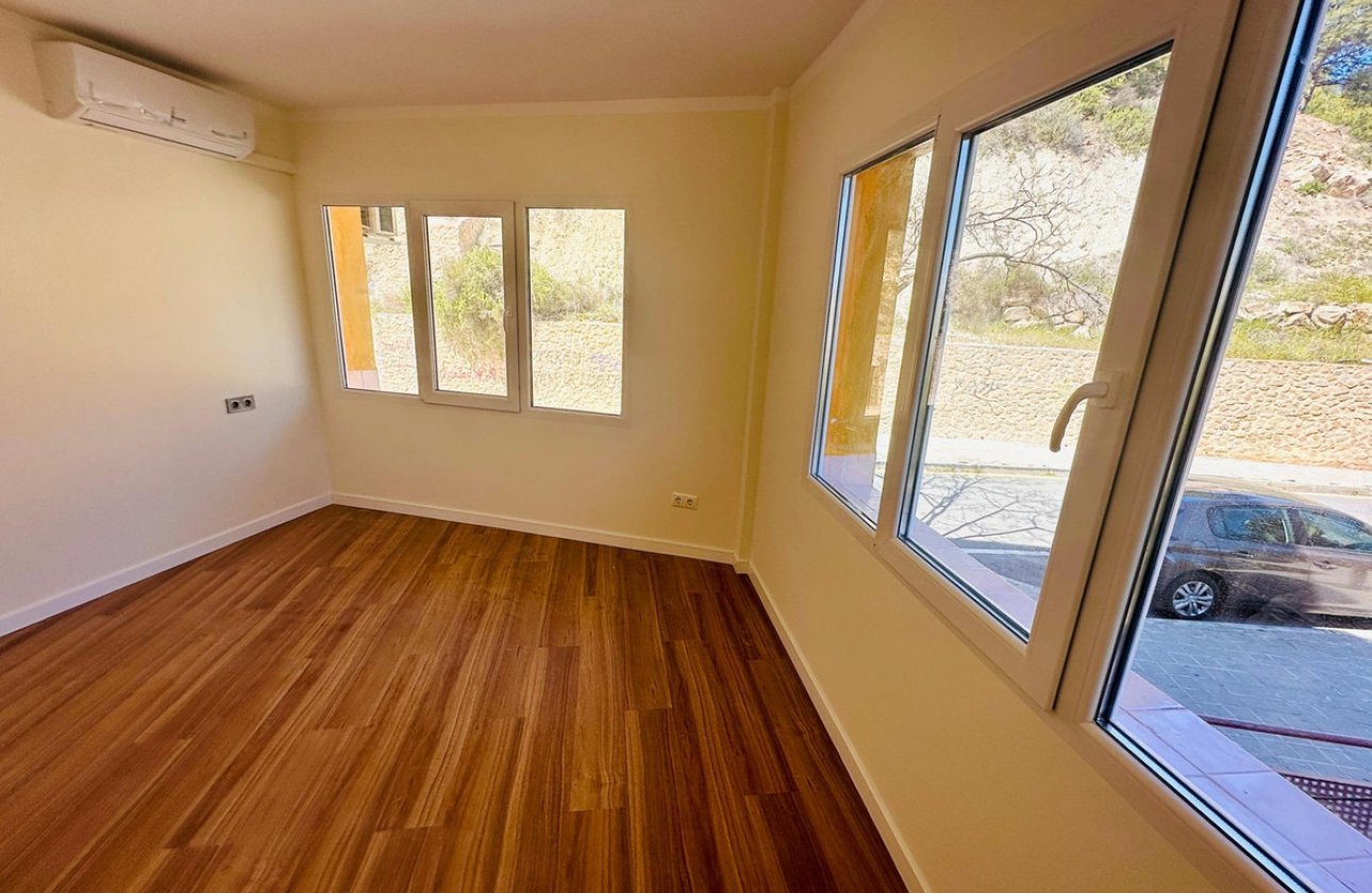 Resale - Apartment / flat -
Alicante - Alicante Centro