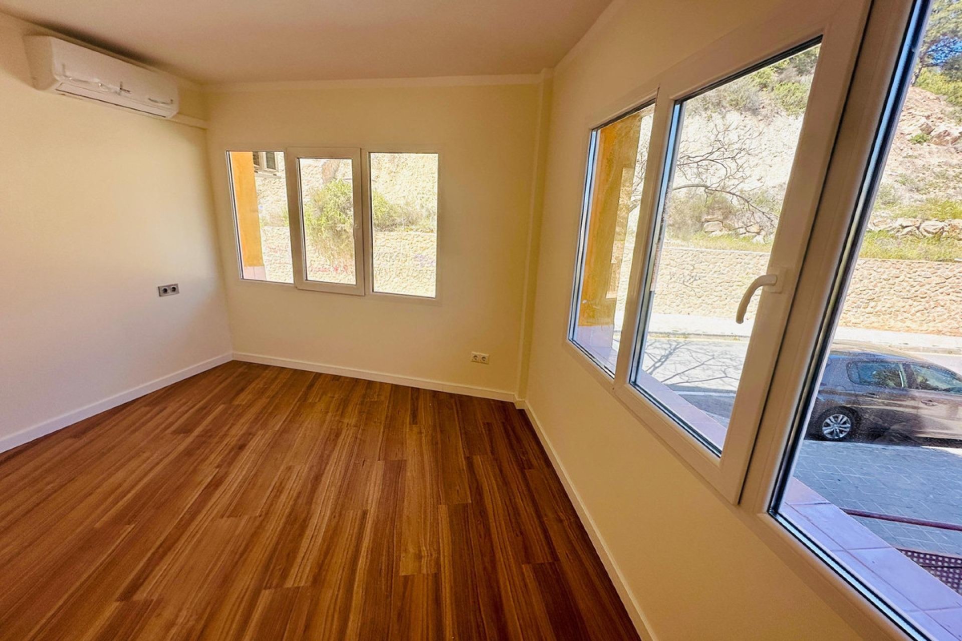 Resale - Apartment / flat -
Alicante - Alicante Centro