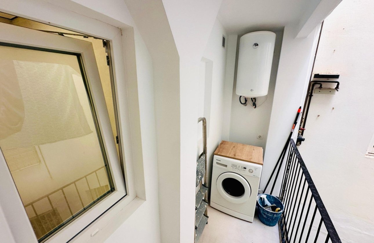 Resale - Apartment / flat -
Alicante - Alicante Centro