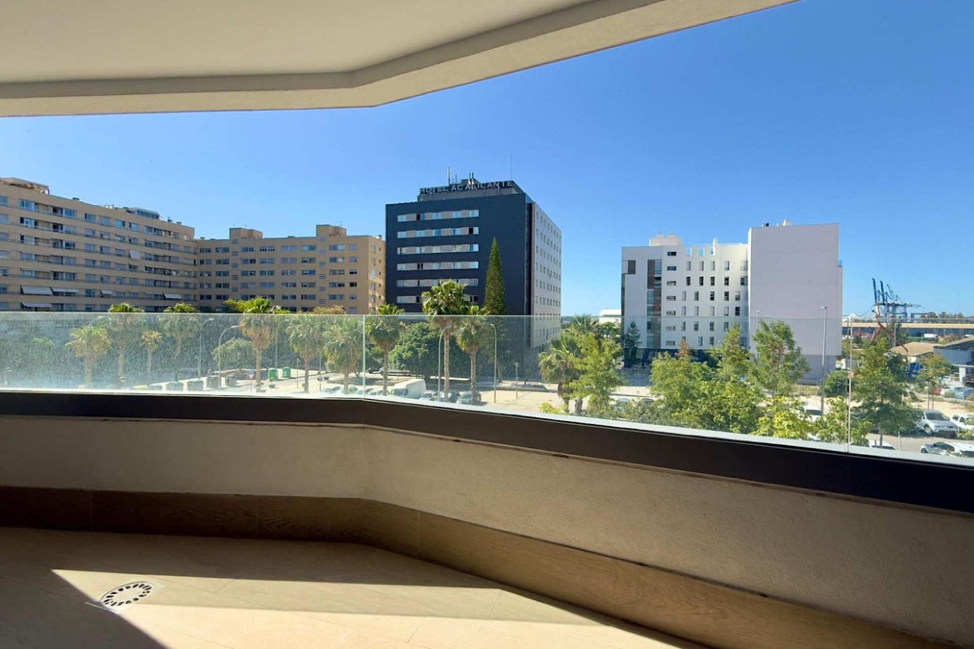 Resale - Apartment / flat -
Alicante - Alicante Centro