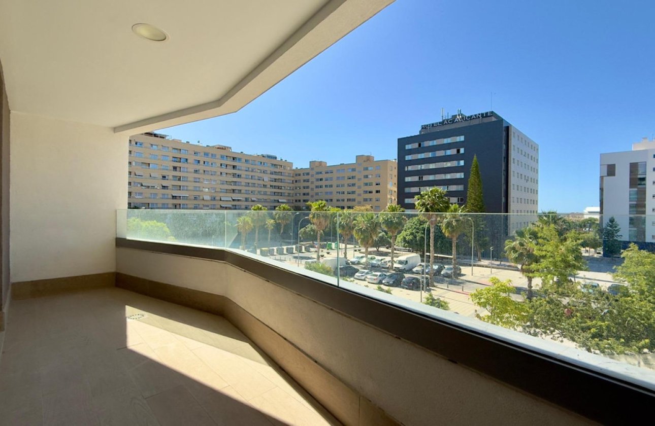 Resale - Apartment / flat -
Alicante - Alicante Centro