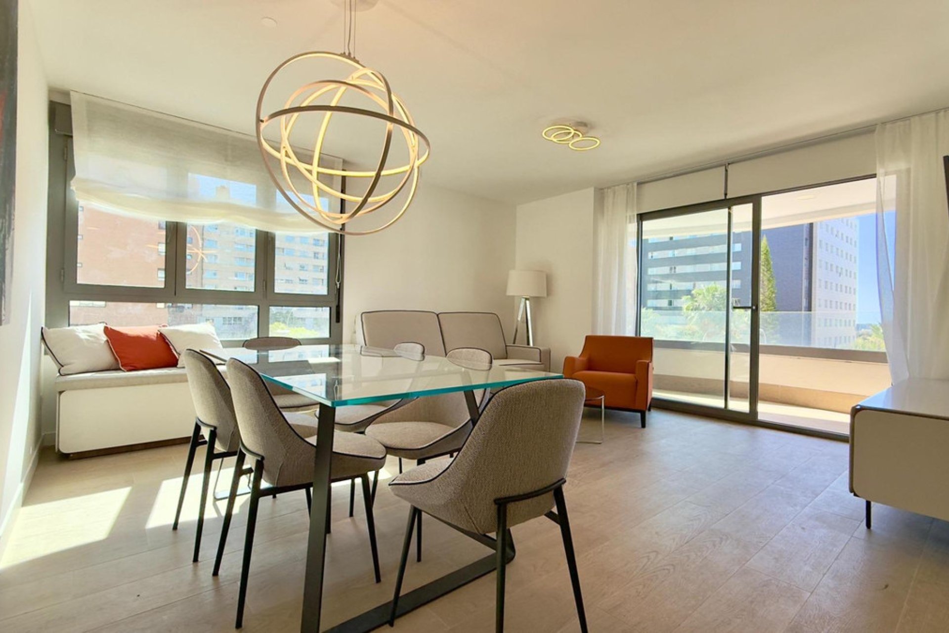 Resale - Apartment / flat -
Alicante - Alicante Centro