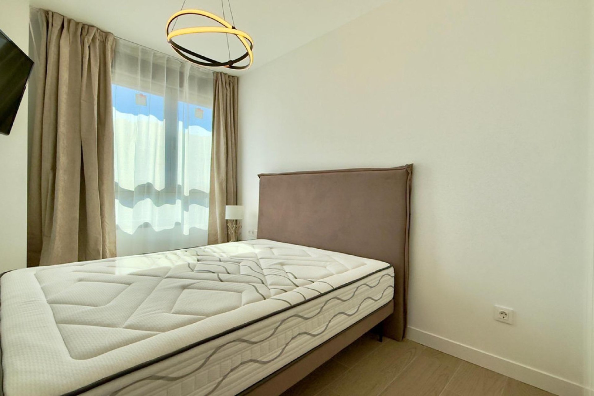 Resale - Apartment / flat -
Alicante - Alicante Centro