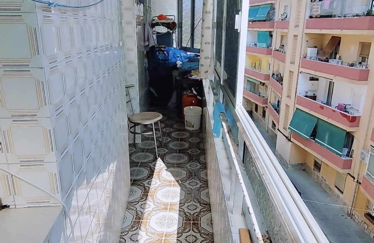 Resale - Apartment / flat -
Alicante - Alicante Centro