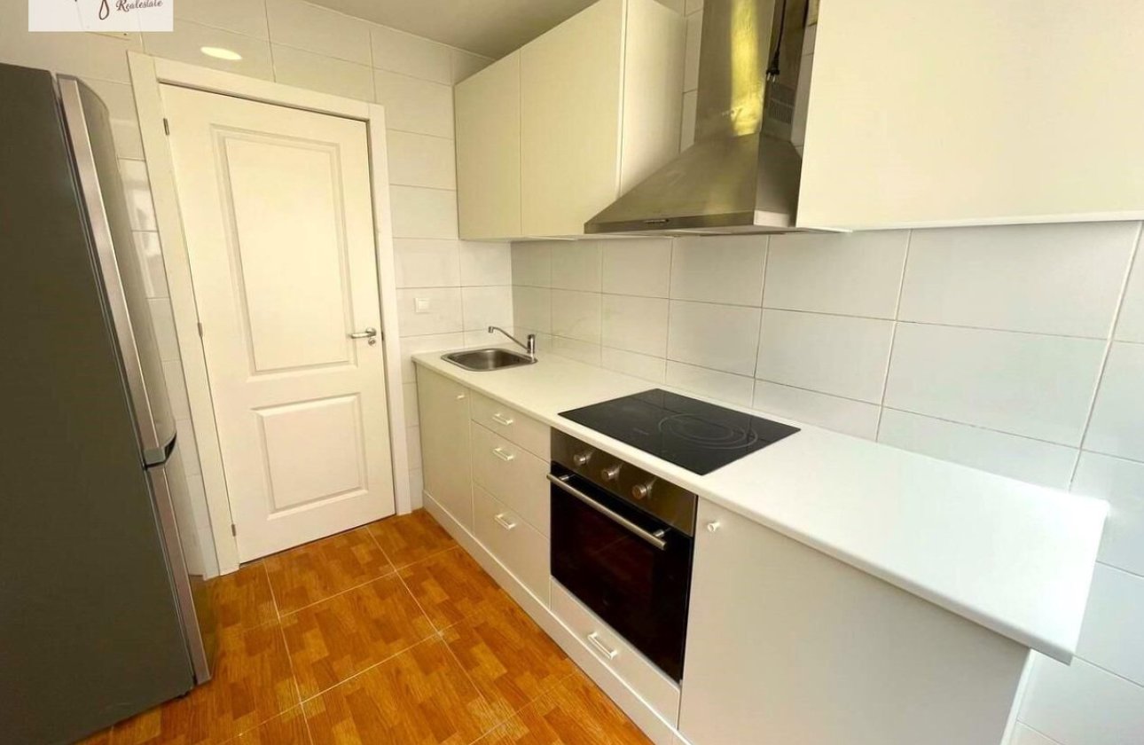 Resale - Apartment / flat -
Alicante - Alicante Centro