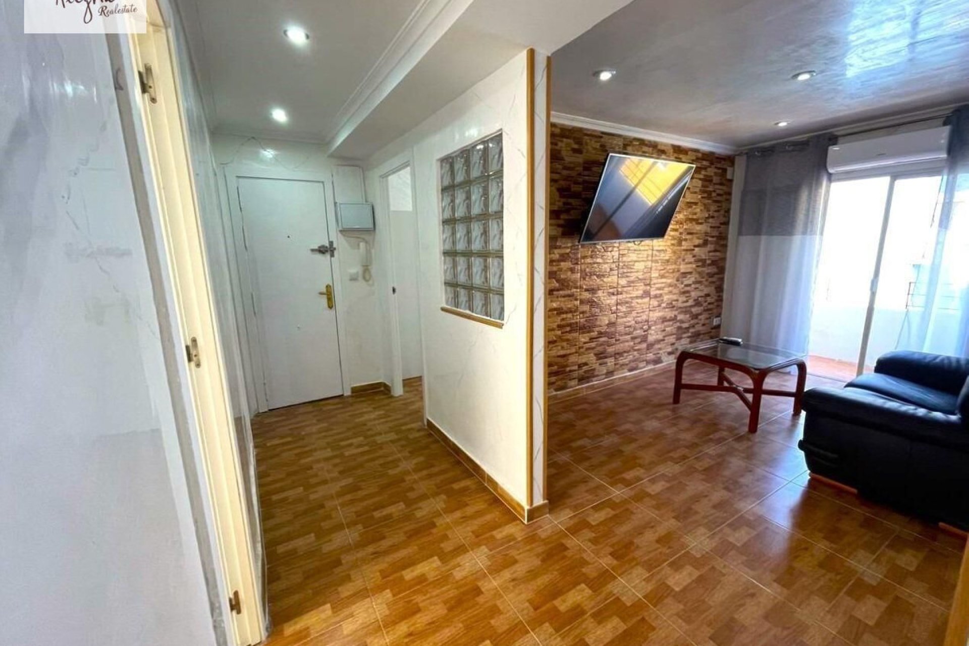 Resale - Apartment / flat -
Alicante - Alicante Centro