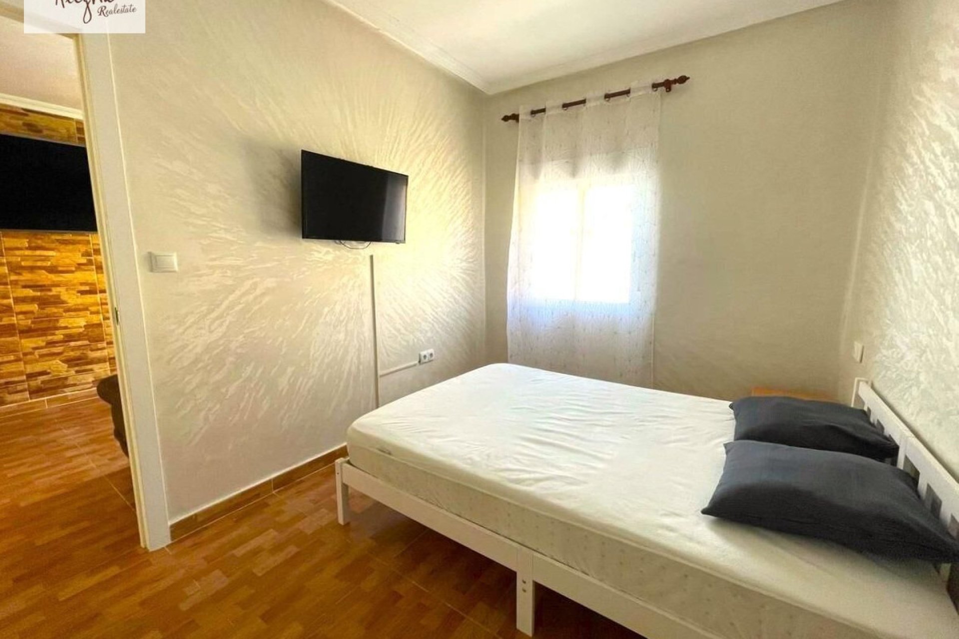 Resale - Apartment / flat -
Alicante - Alicante Centro