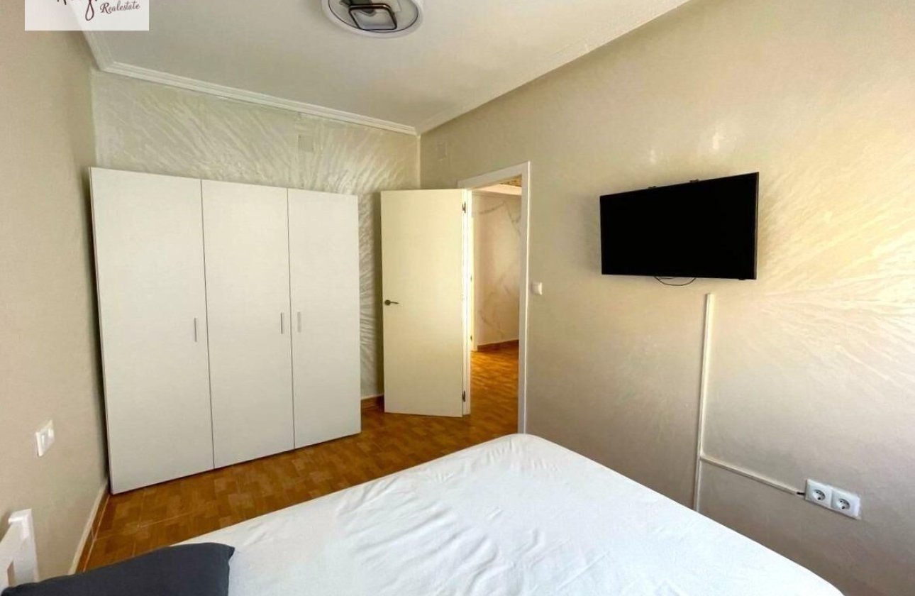 Resale - Apartment / flat -
Alicante - Alicante Centro