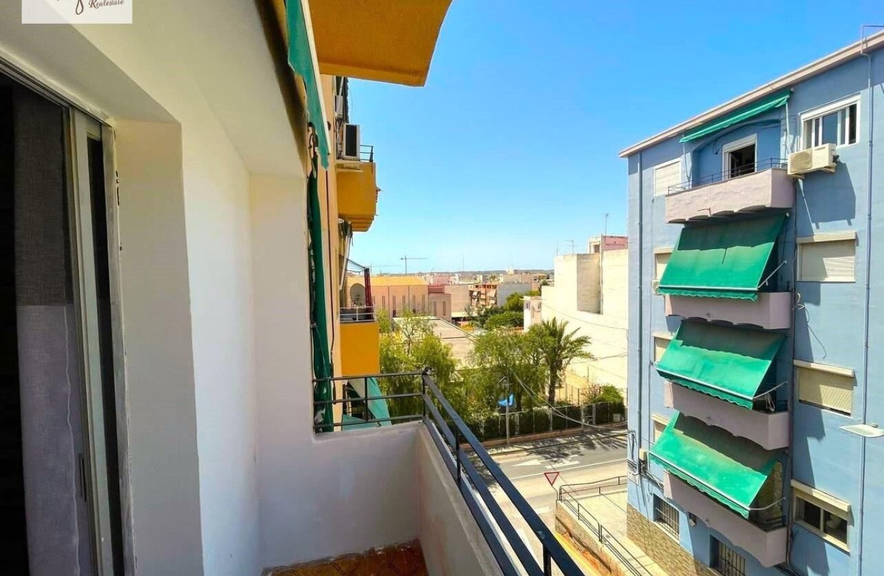Resale - Apartment / flat -
Alicante - Alicante Centro