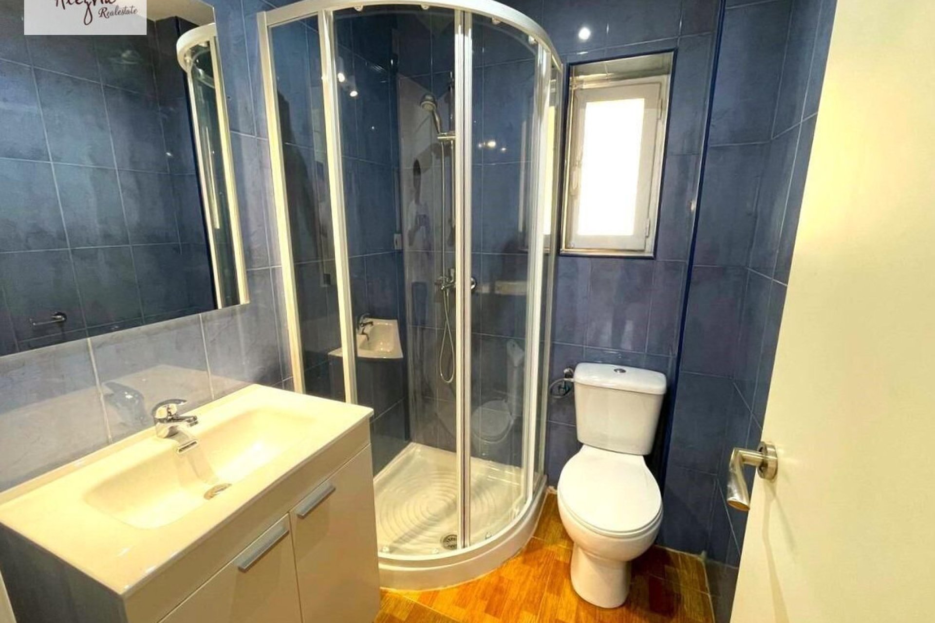 Resale - Apartment / flat -
Alicante - Alicante Centro