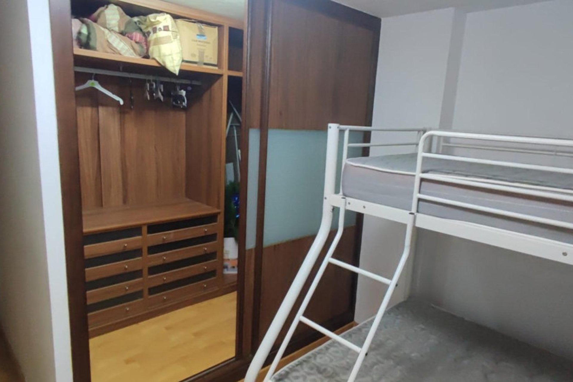 Resale - Apartment / flat -
Alicante - Alicante Centro