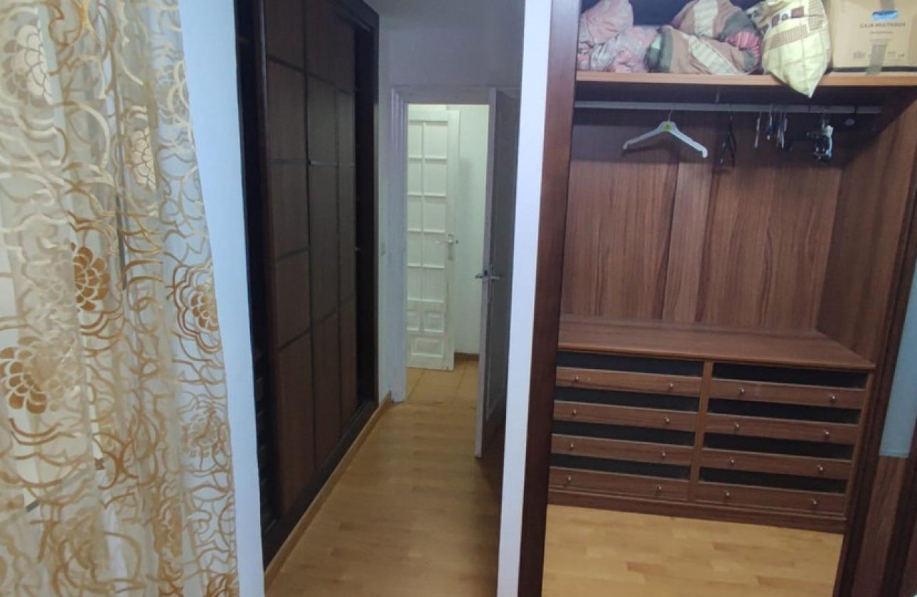 Resale - Apartment / flat -
Alicante - Alicante Centro