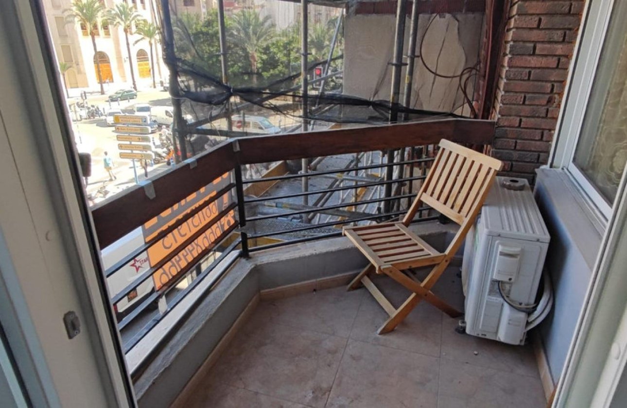 Resale - Apartment / flat -
Alicante - Alicante Centro