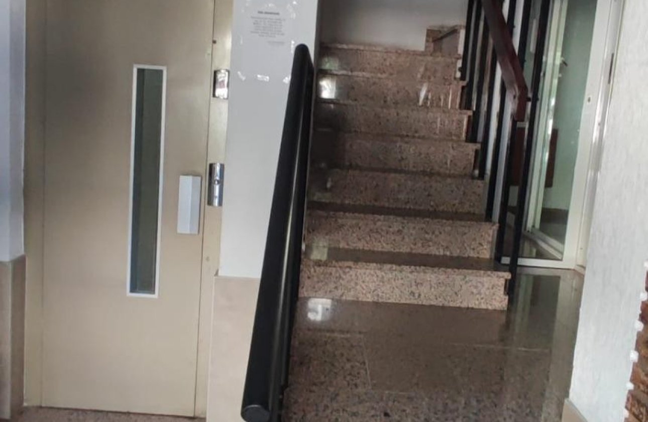 Resale - Apartment / flat -
Alicante - Alicante Centro