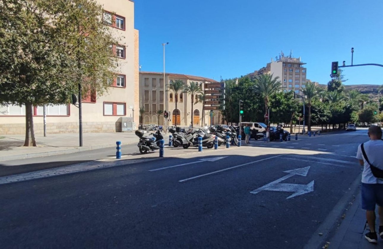 Resale - Apartment / flat -
Alicante - Alicante Centro