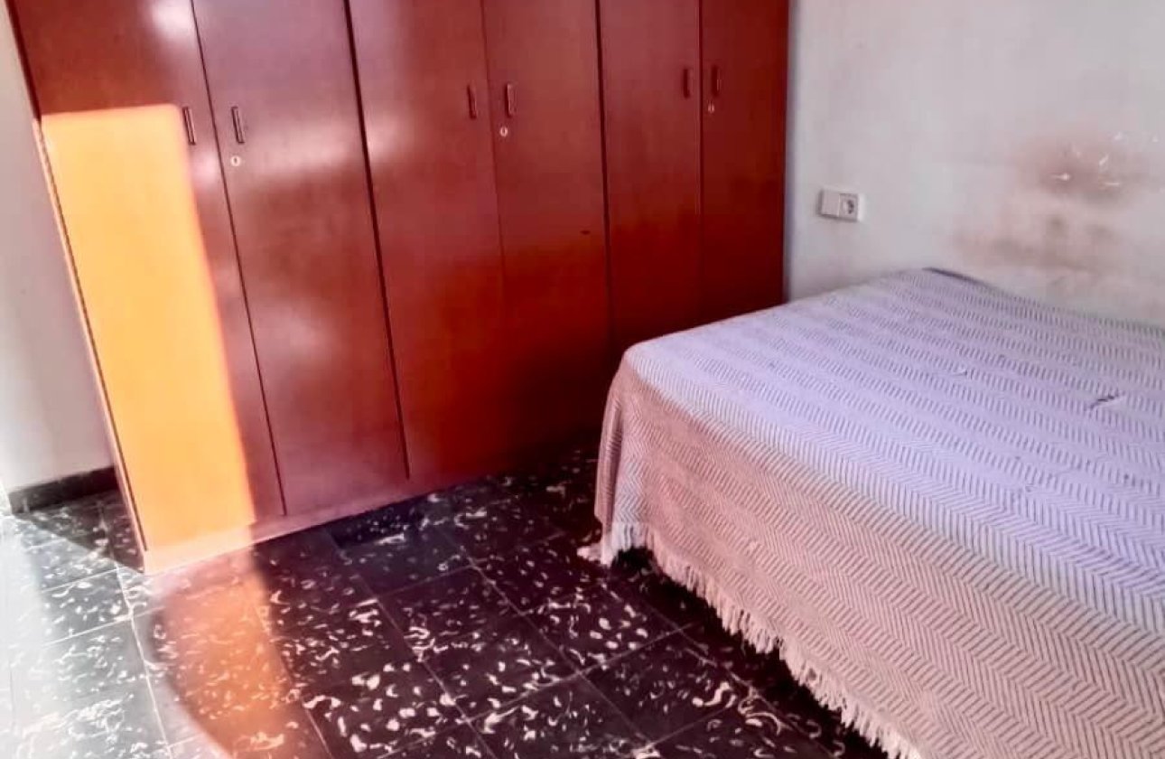 Resale - Apartment / flat -
Alicante - Alicante Centro