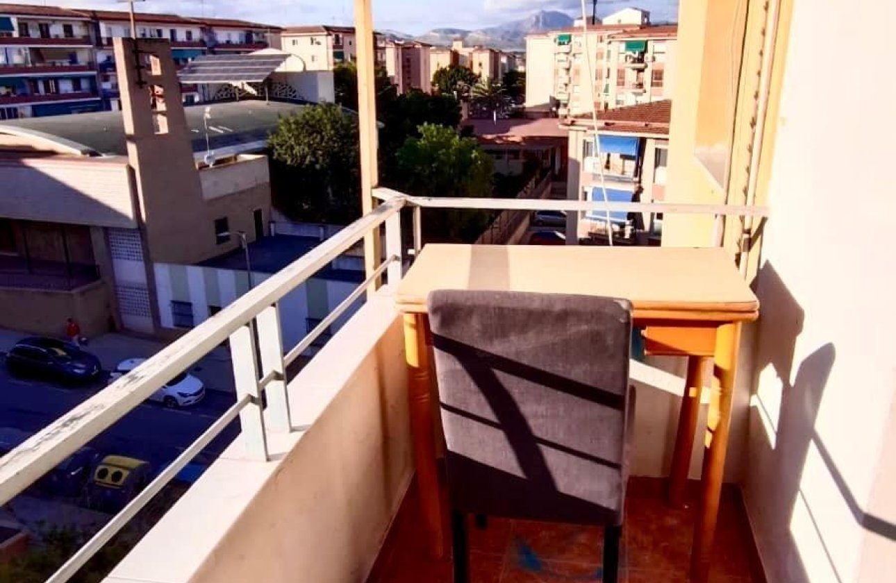 Resale - Apartment / flat -
Alicante - Alicante Centro