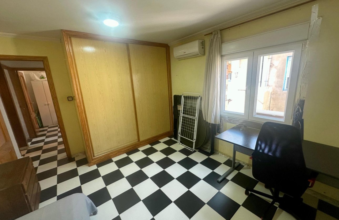 Resale - Apartment / flat -
Alicante - Alicante Centro