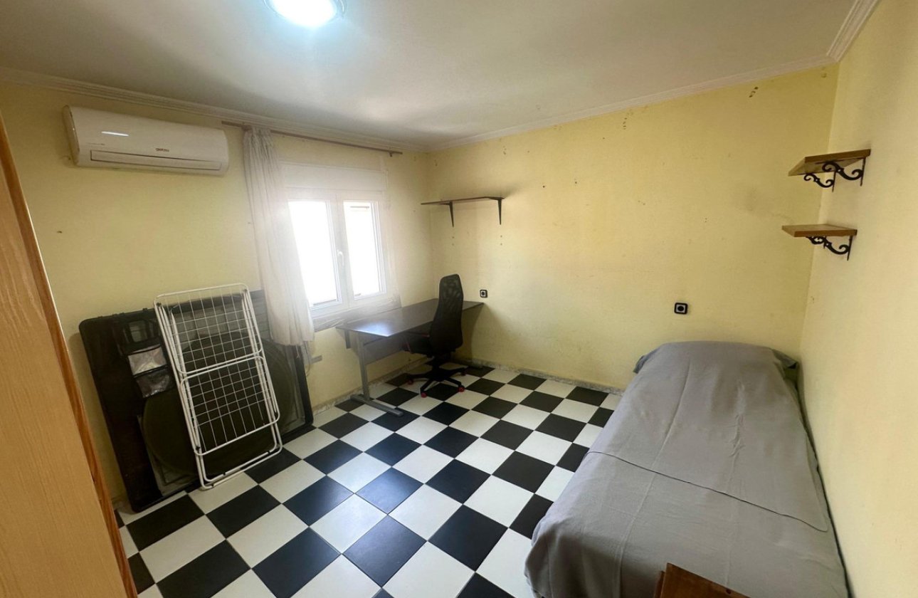 Resale - Apartment / flat -
Alicante - Alicante Centro