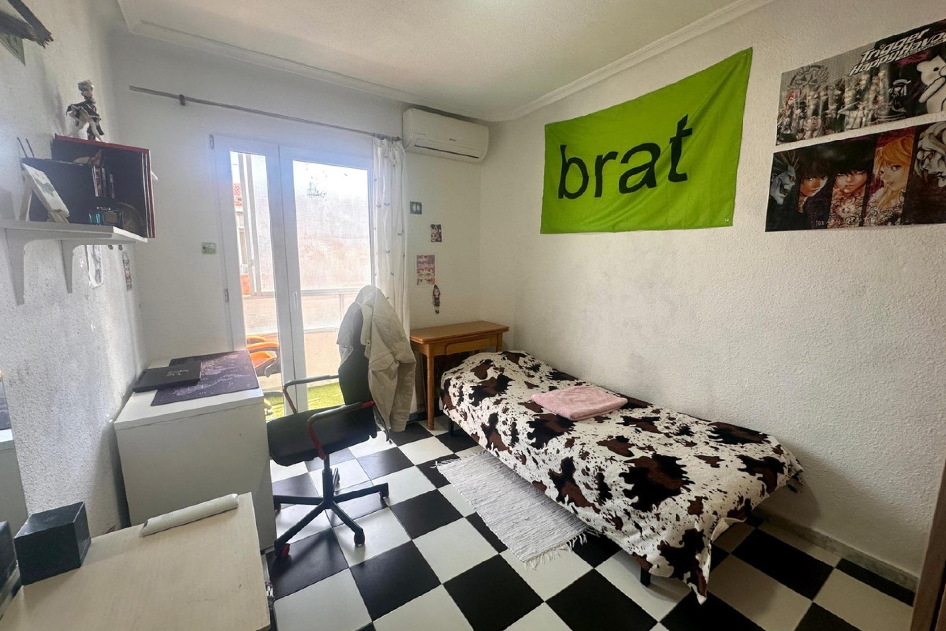 Resale - Apartment / flat -
Alicante - Alicante Centro