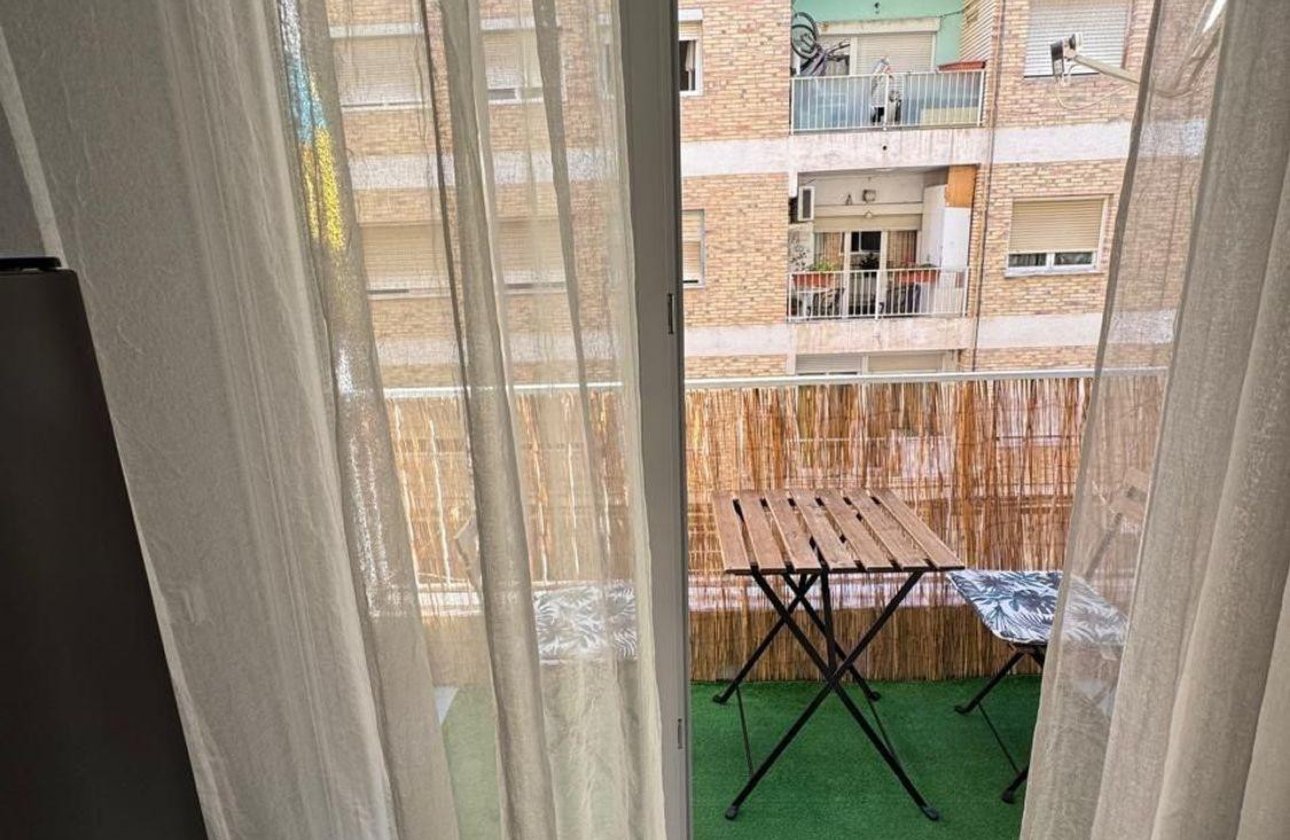 Resale - Apartment / flat -
Alicante - Alicante Centro