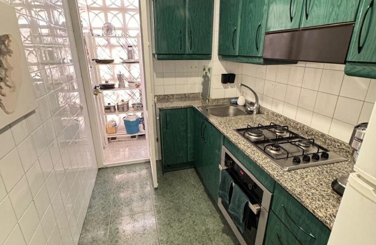 Resale - Apartment / flat -
Alicante - Alicante Centro