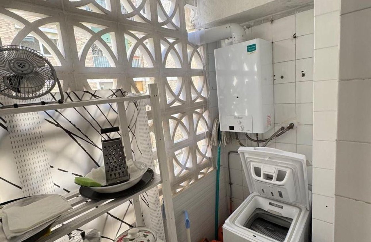 Resale - Apartment / flat -
Alicante - Alicante Centro