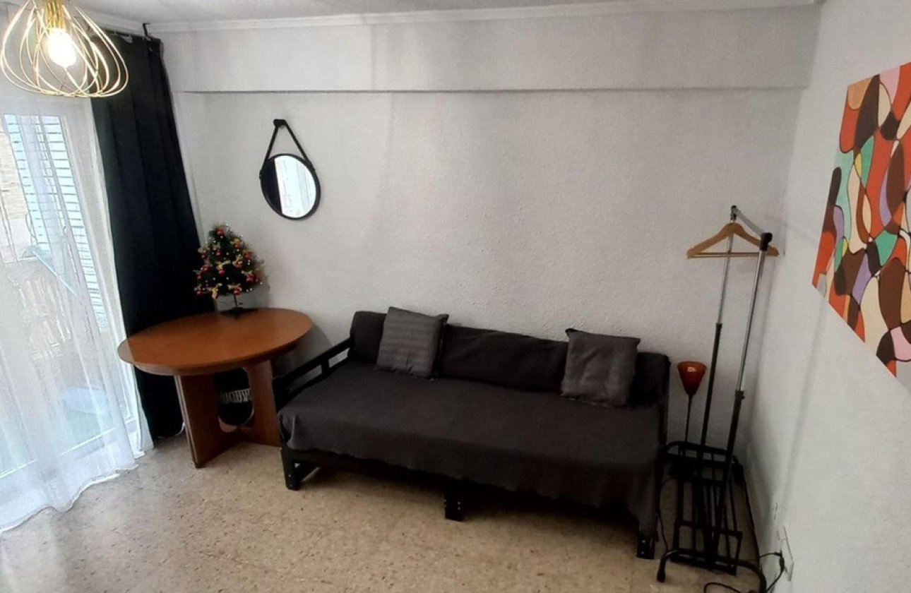 Resale - Apartment / flat -
Alicante - Alicante Centro