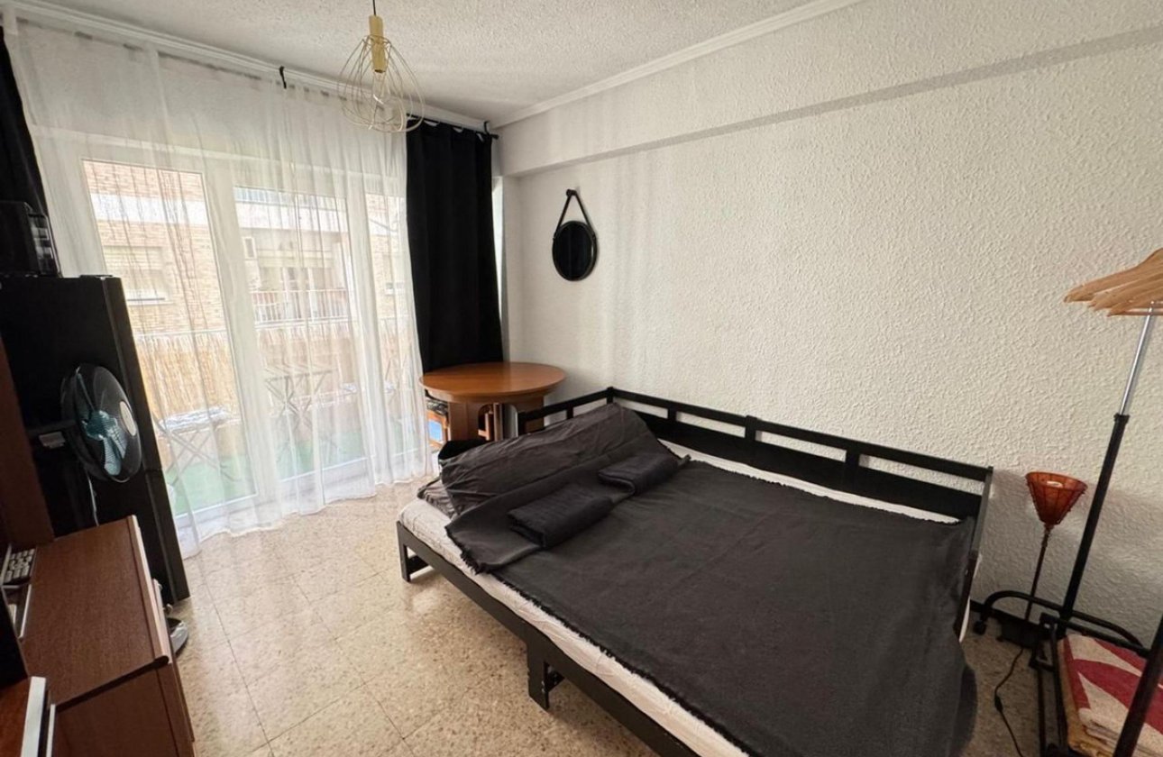 Resale - Apartment / flat -
Alicante - Alicante Centro