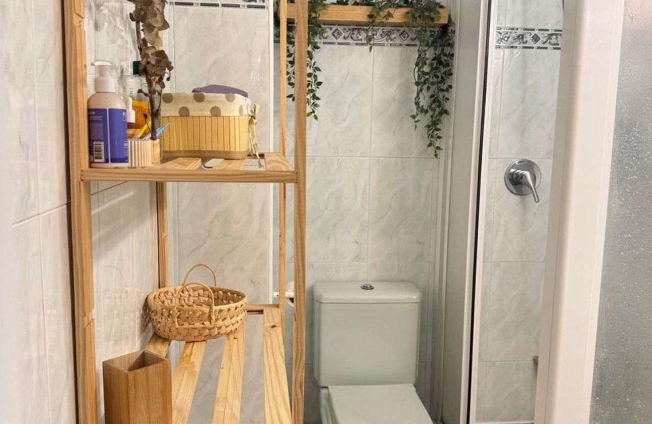 Resale - Apartment / flat -
Alicante - Alicante Centro