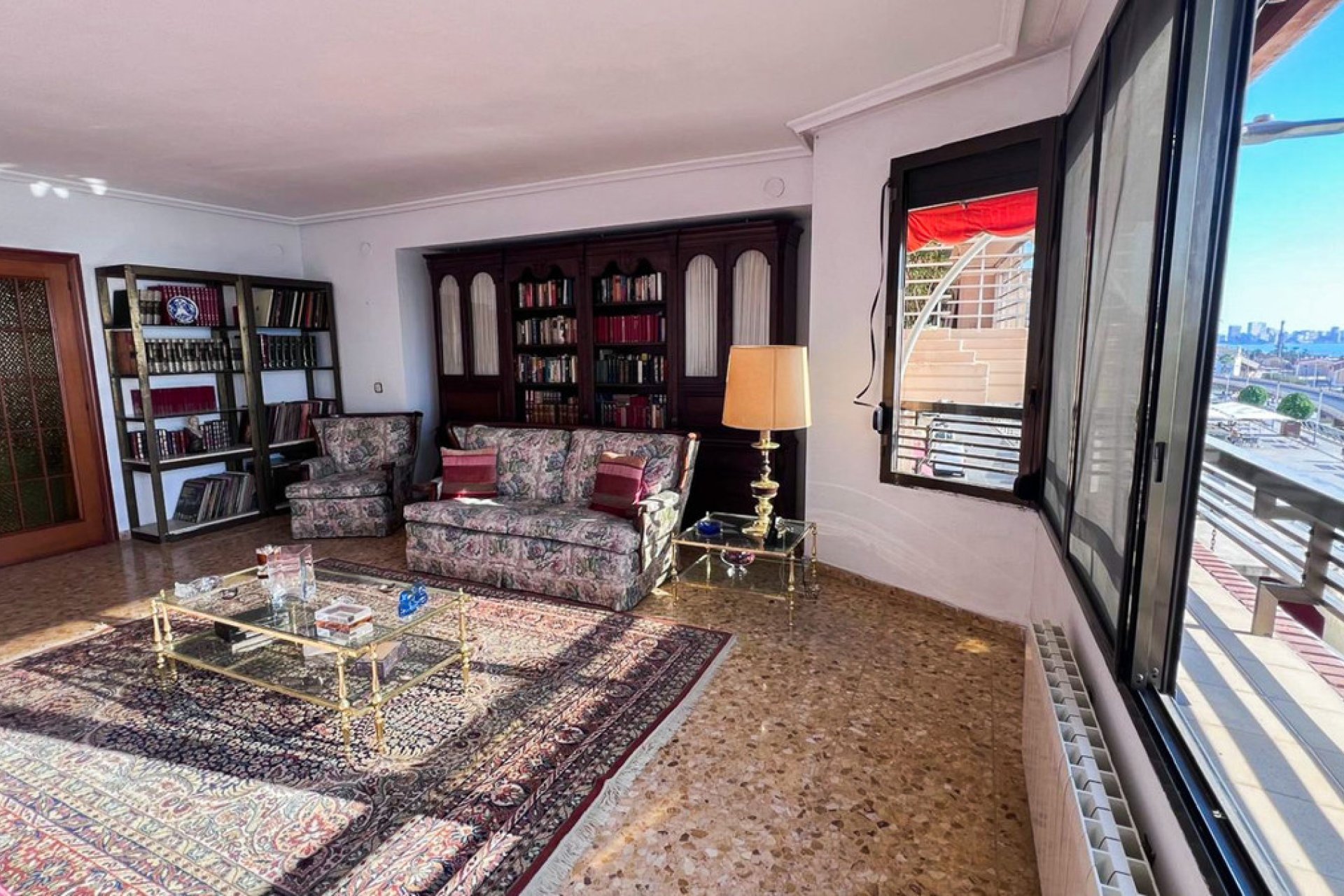 Resale - Apartment / flat -
Alicante - Alicante Centro