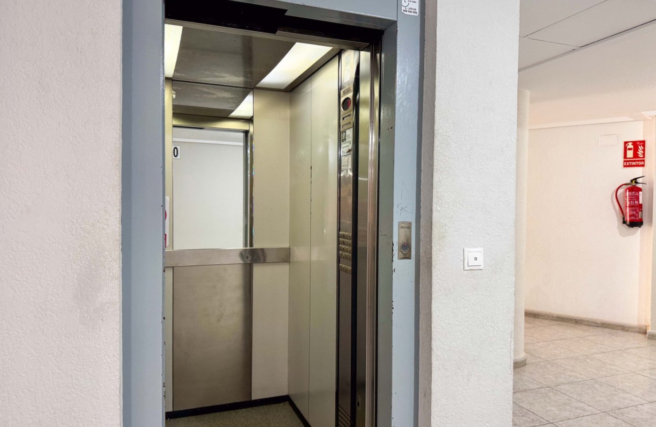 Resale - Apartment / flat -
Alicante City - Parque de las Naciones